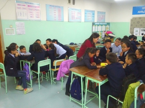 Tungaa's 6th grade homeroom classroom "What is Health?" scenario discussions